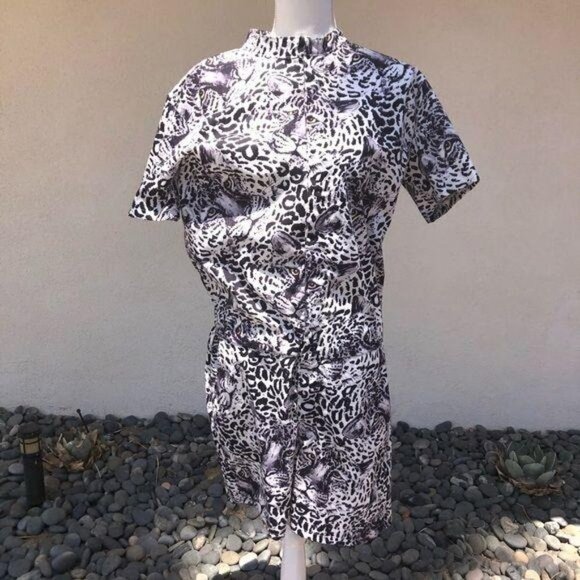 Tiger Print Unisex Romper With Elastic Waist - Picture 5 of 16